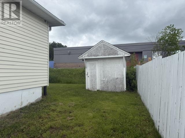 10 Farrell CRES - 17