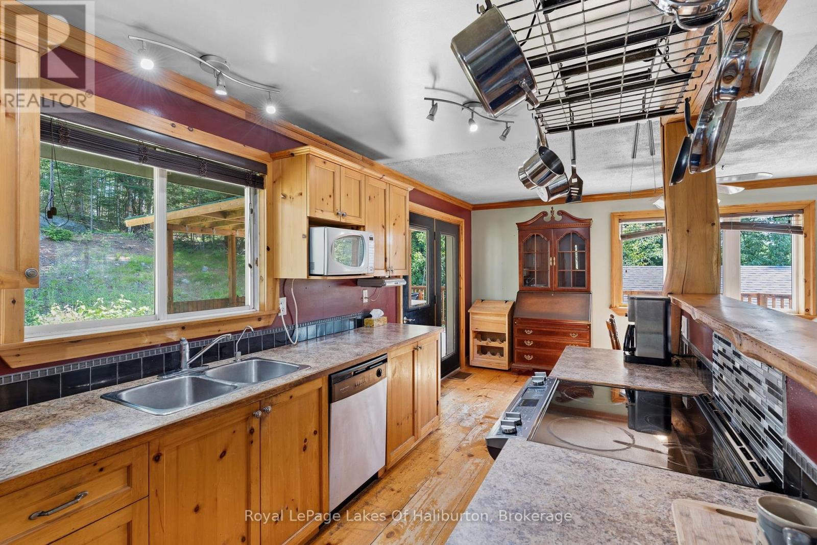 1329 GELERT ROAD - 12