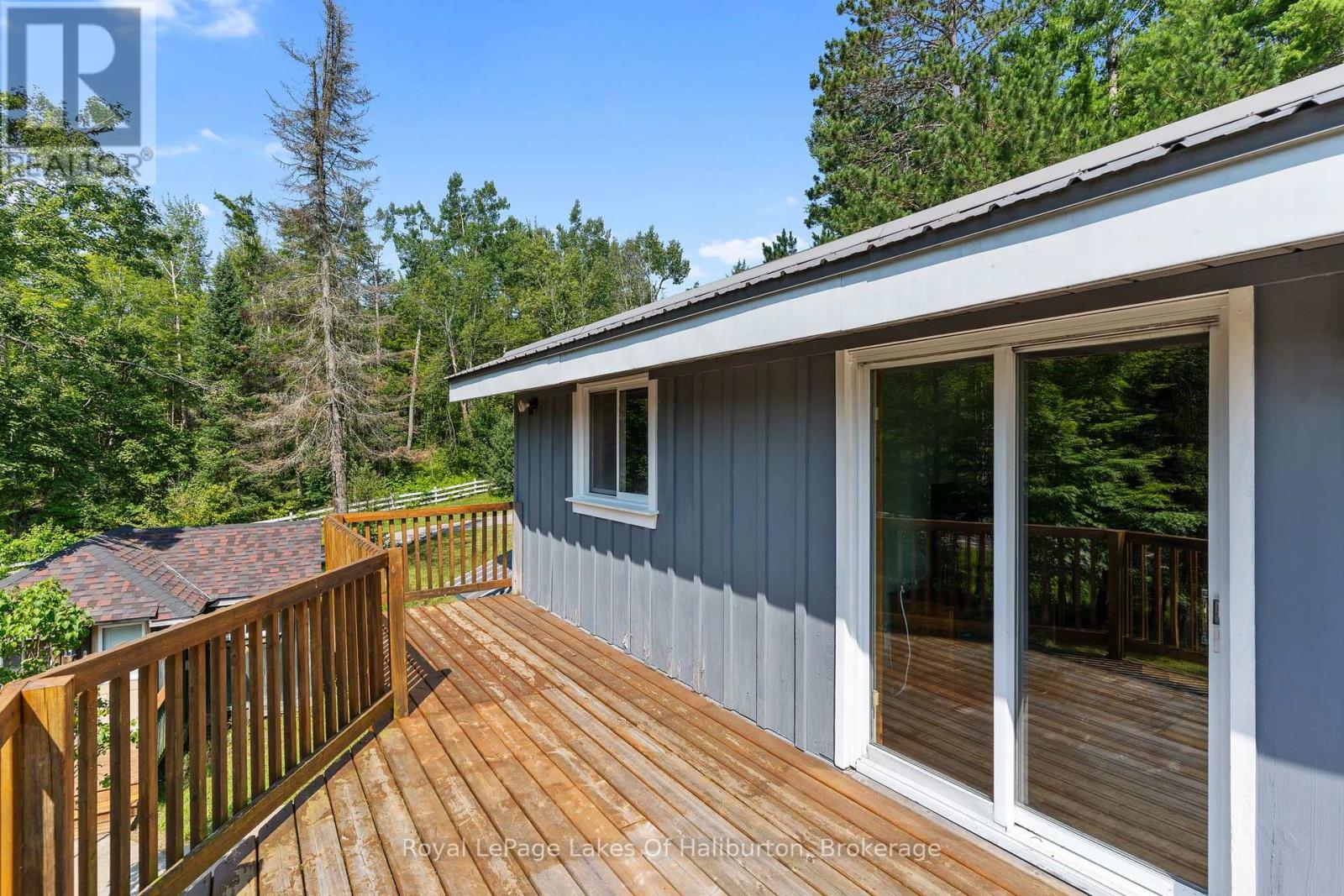 1329 GELERT ROAD - 21