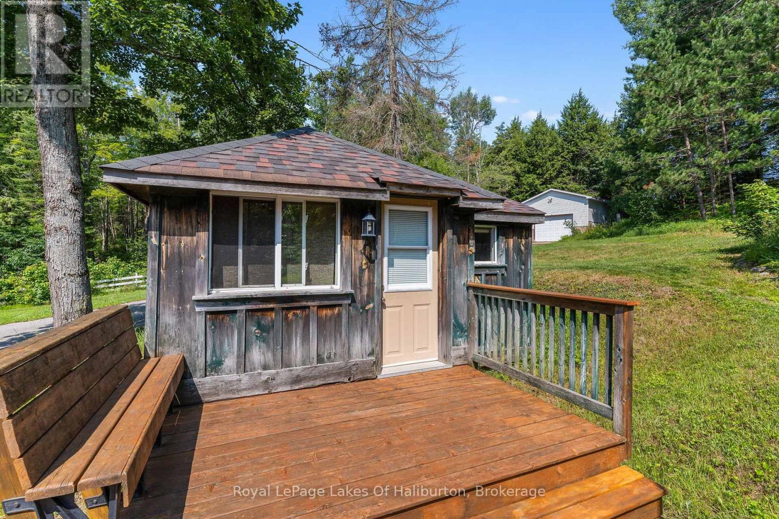 1329 GELERT ROAD - 30