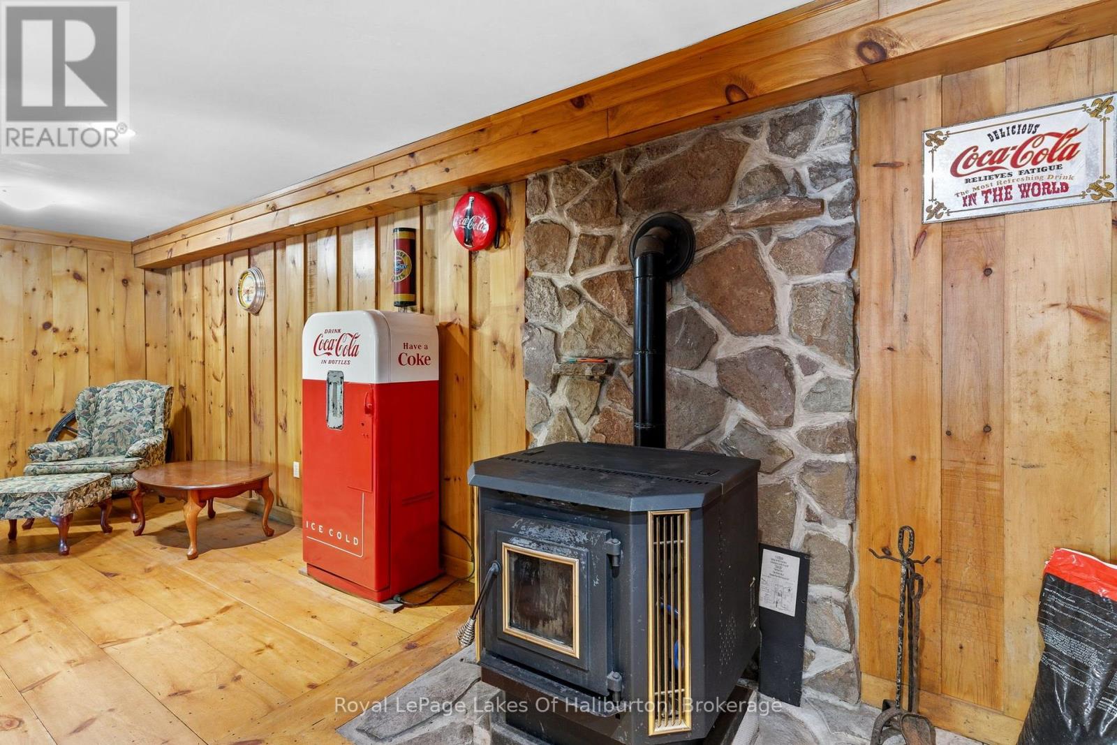1329 GELERT ROAD - 8