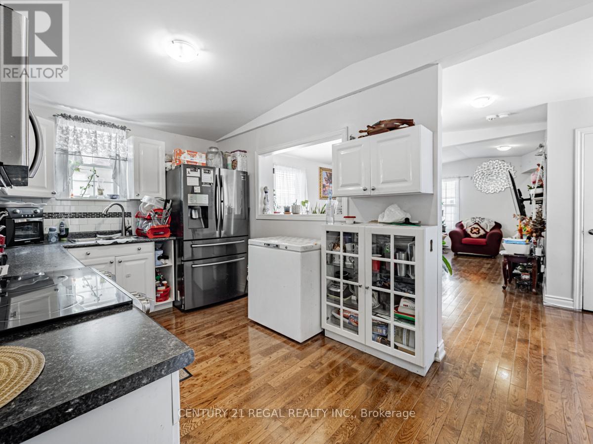 160 BRUCE STREET - 12