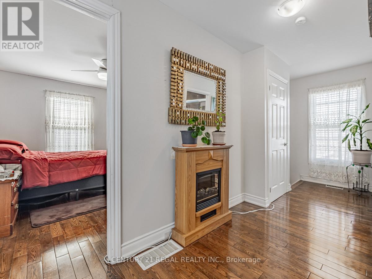 160 BRUCE STREET - 15