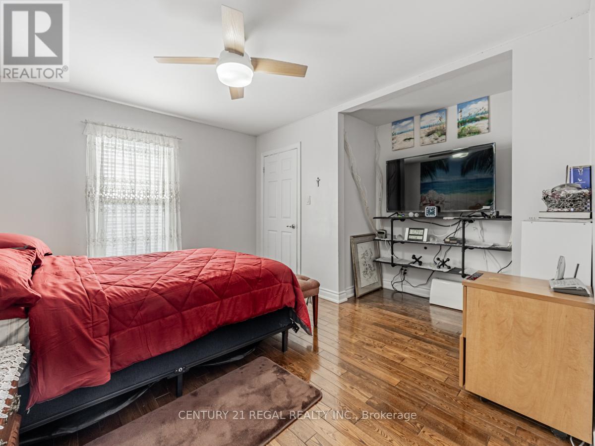 160 BRUCE STREET - 16