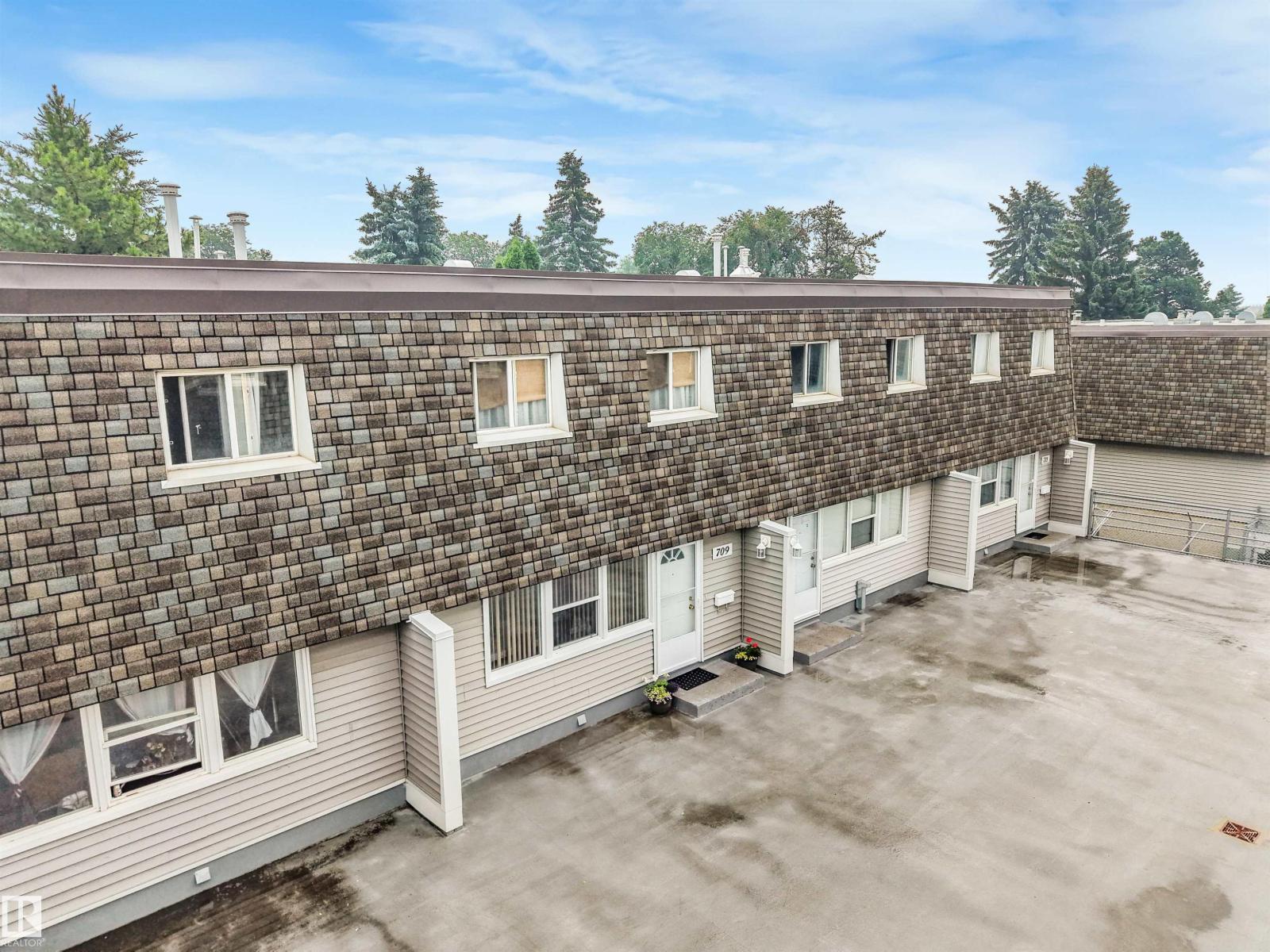 709 VILLAGE ON THE GREEN GR NW - 2