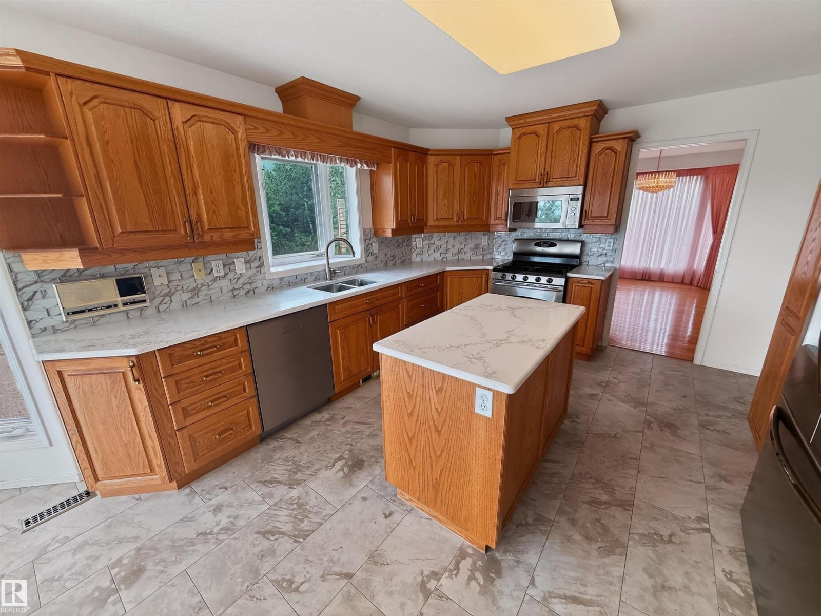 #15 26123 TWP ROAD 511 - 12