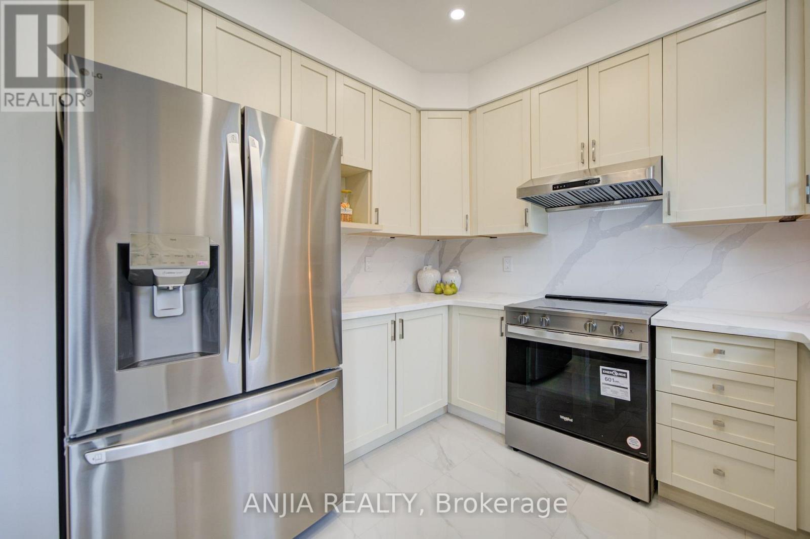 9 MIMOSA STREET - 18