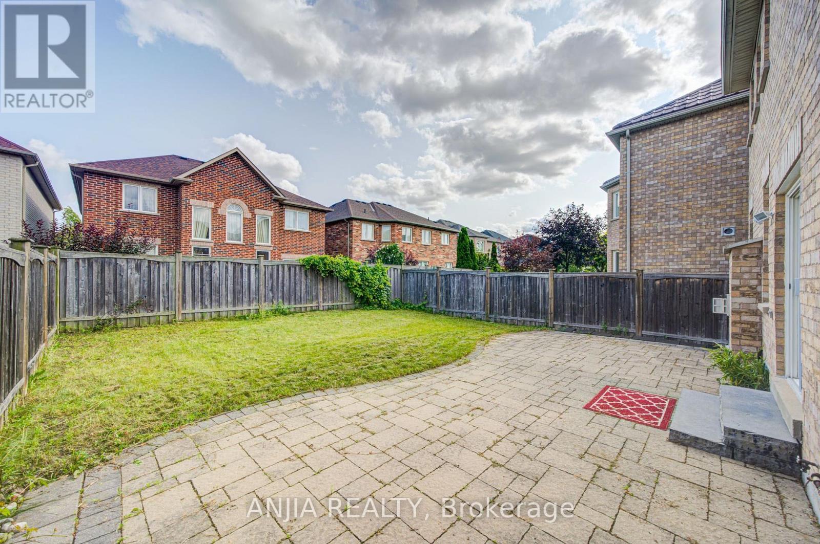 9 MIMOSA STREET - 33