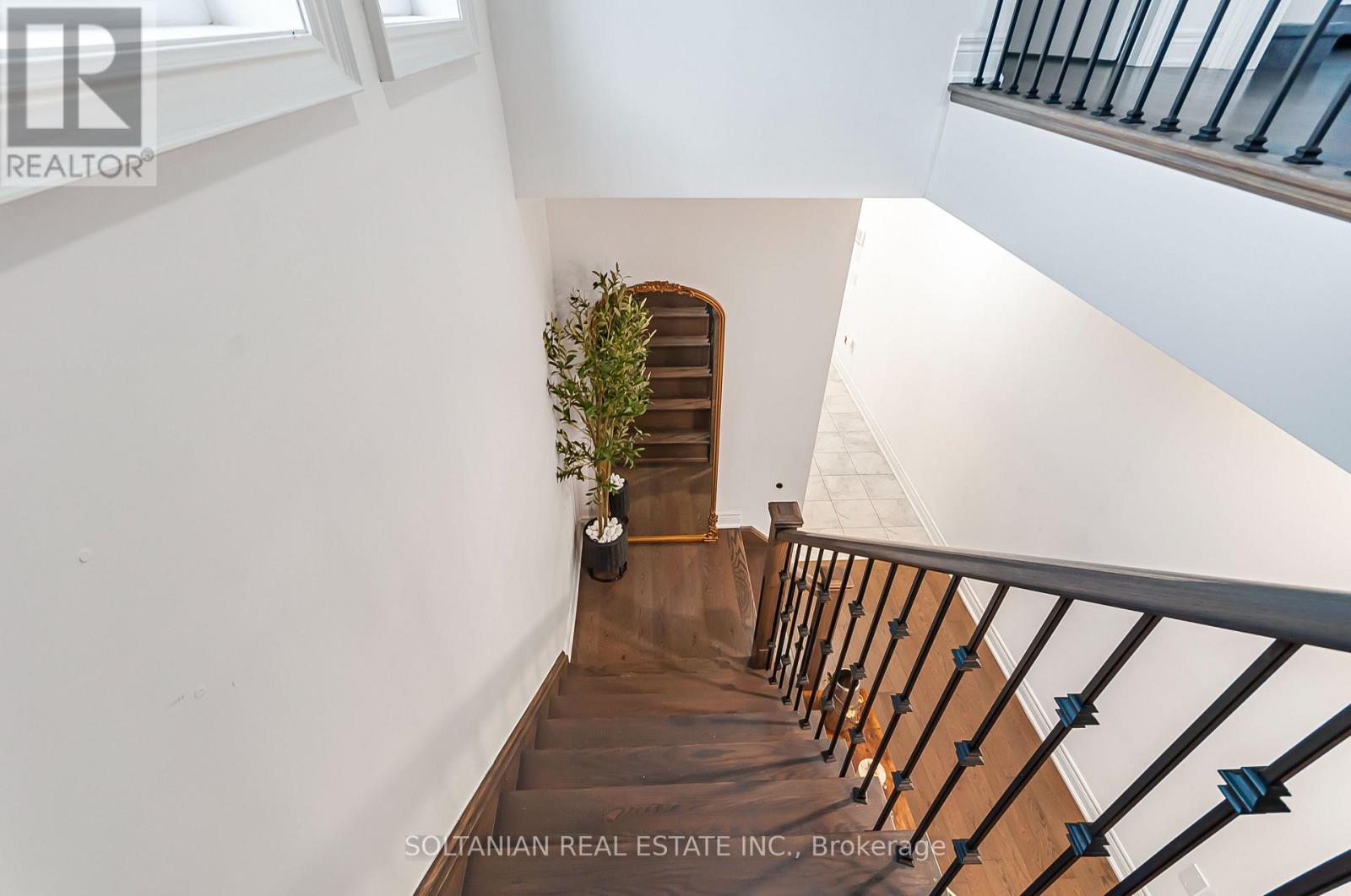 18 DRIZZEL CRESCENT - 10