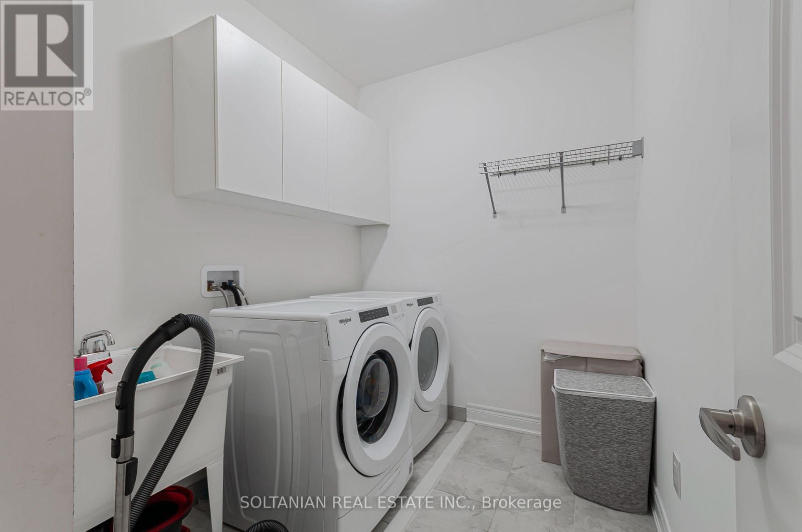 18 DRIZZEL CRESCENT - 19