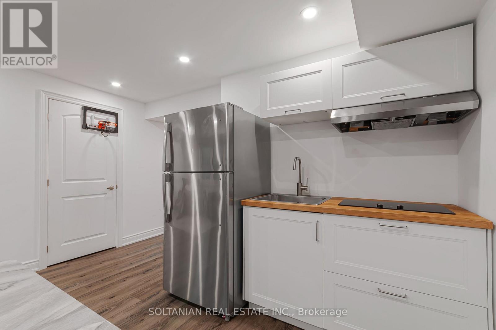18 DRIZZEL CRESCENT - 24