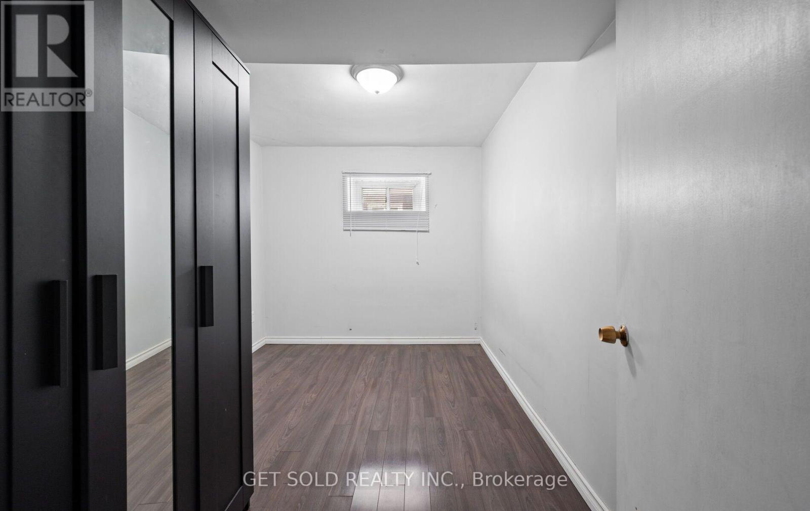 44 MANCROFT CRESCENT - 16