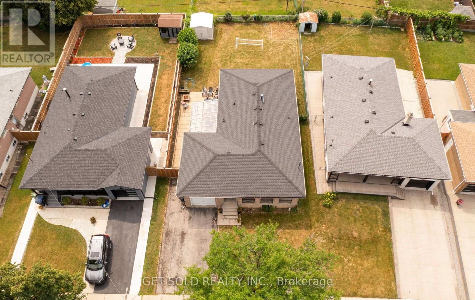 44 MANCROFT CRESCENT - 34
