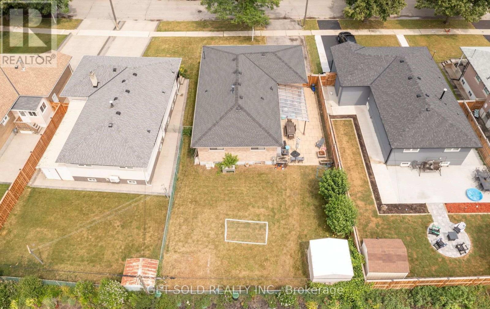44 MANCROFT CRESCENT - 35