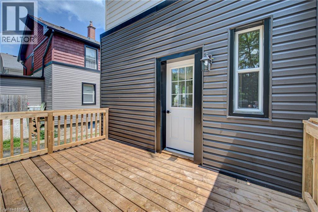 26 RICHARDSON Street - 45