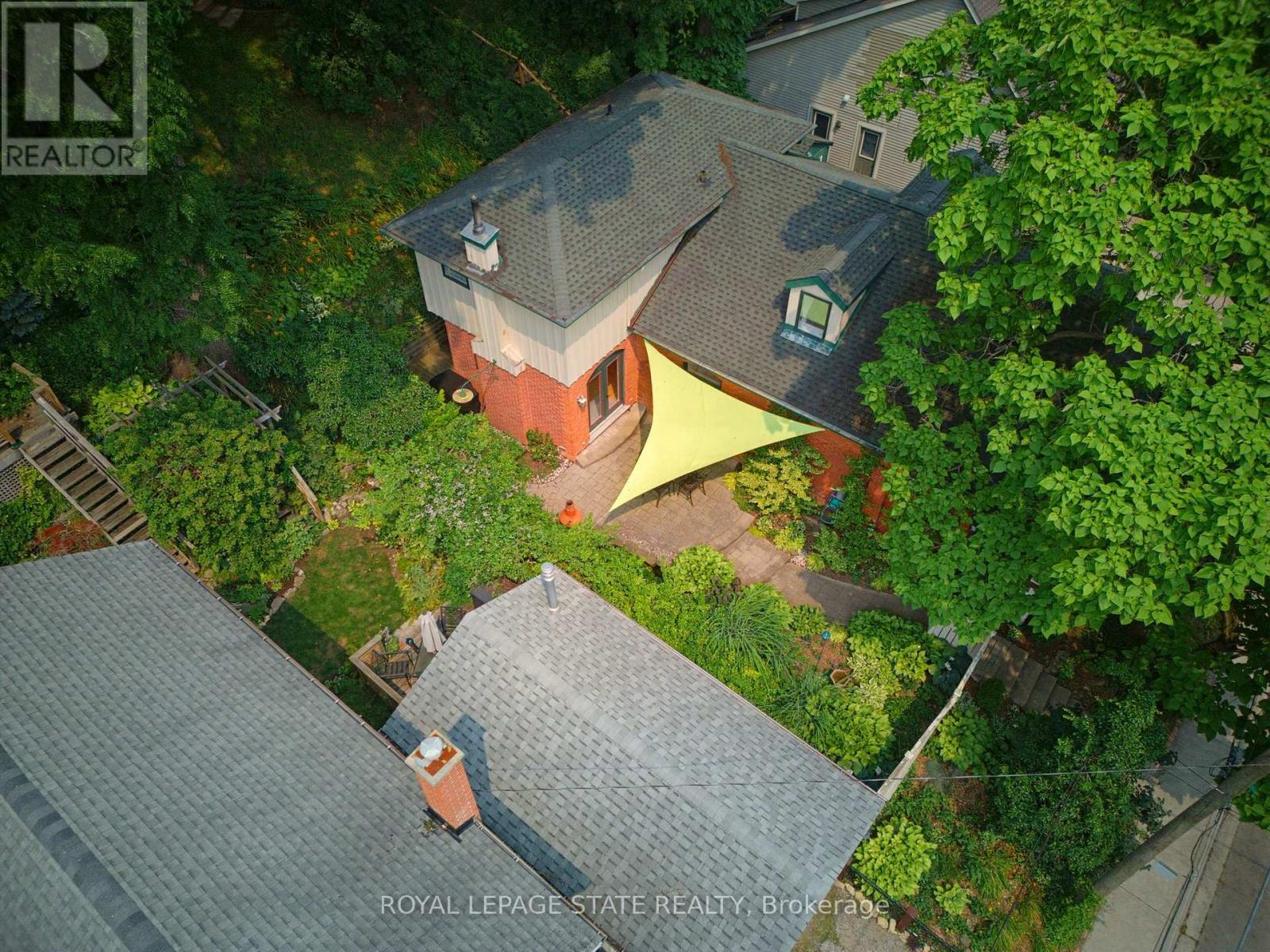 109 VICTORIA STREET - 36