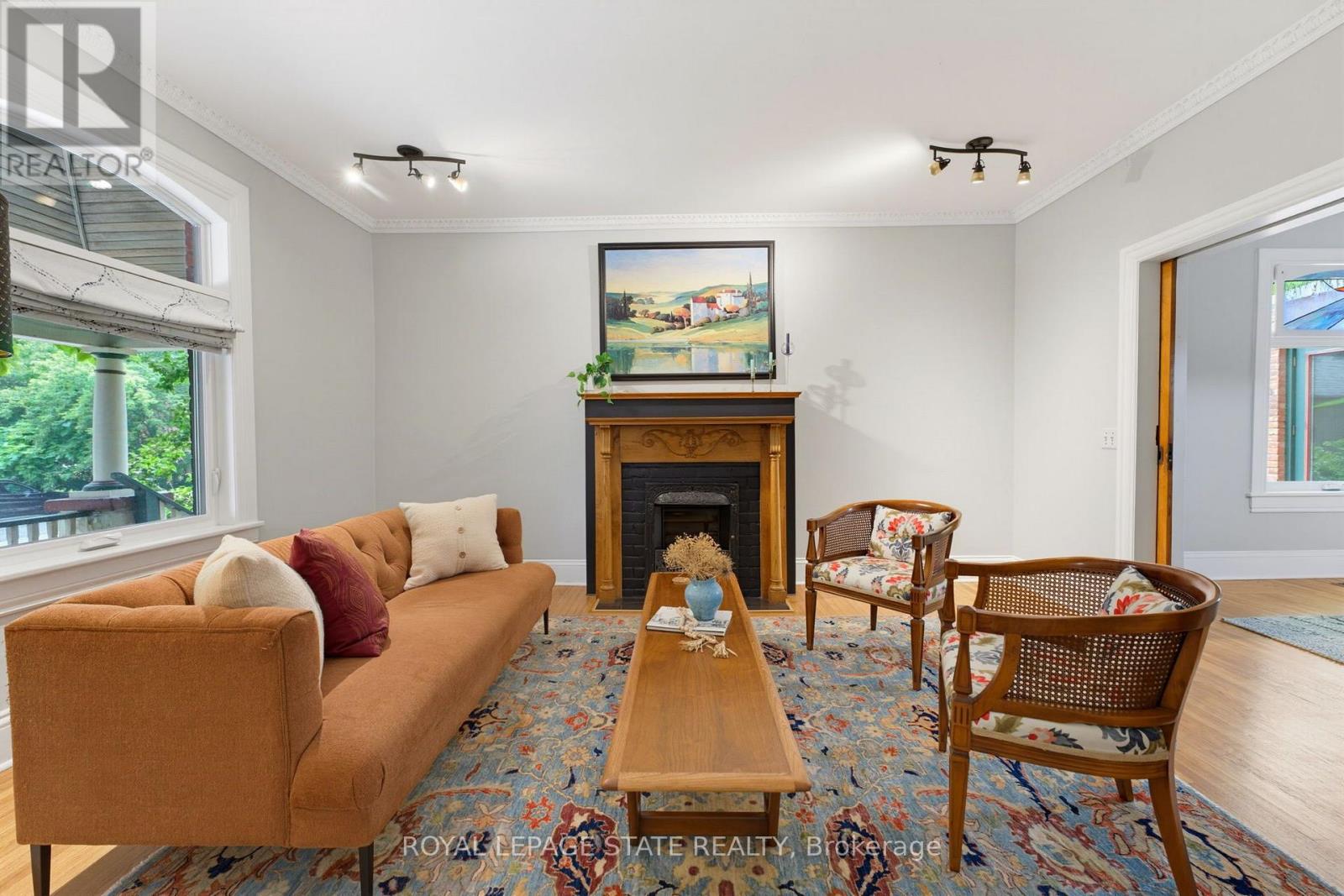 109 VICTORIA STREET - 6