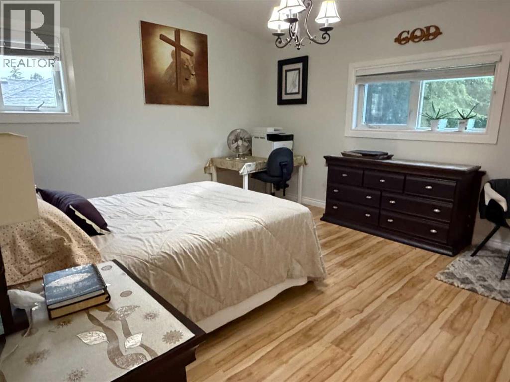 5613 52 Street - Image 11