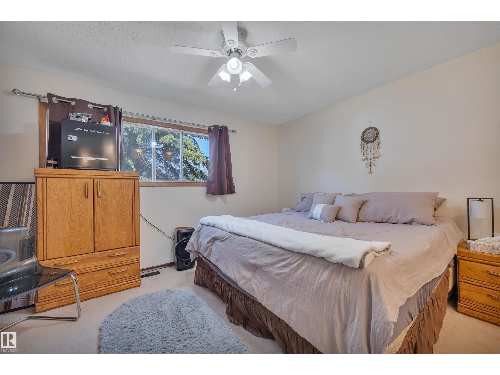 5411 44 Ave - 16