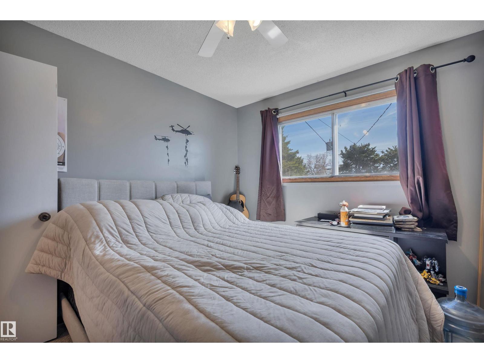 5411 44 Ave - 22