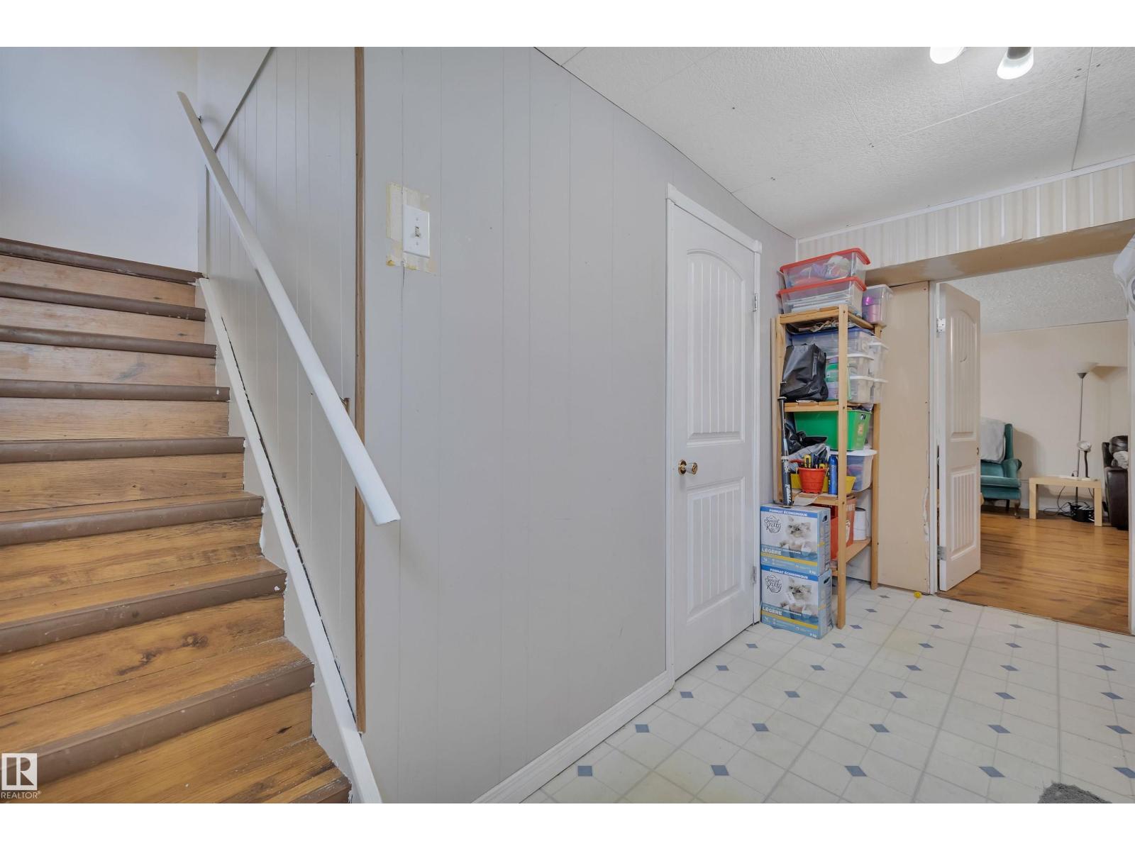 5411 44 Ave - 24