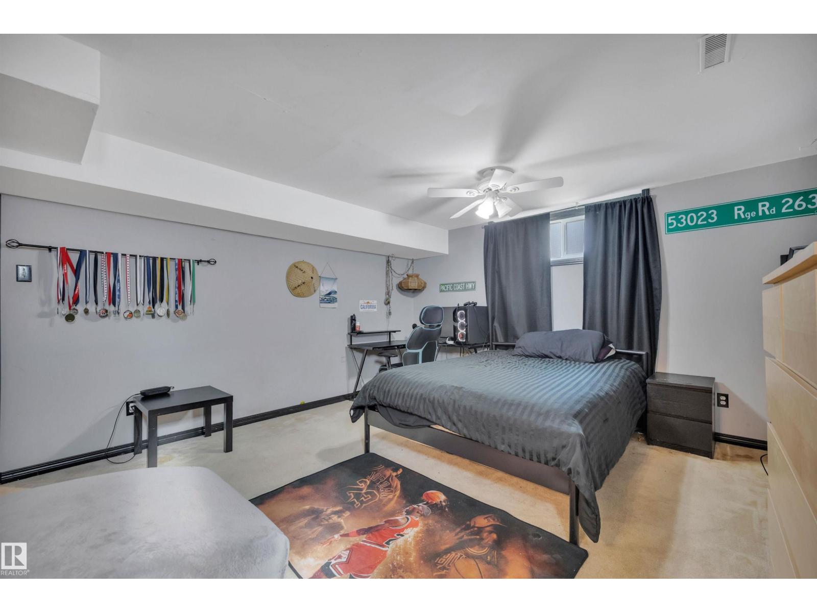 5411 44 Ave - 32