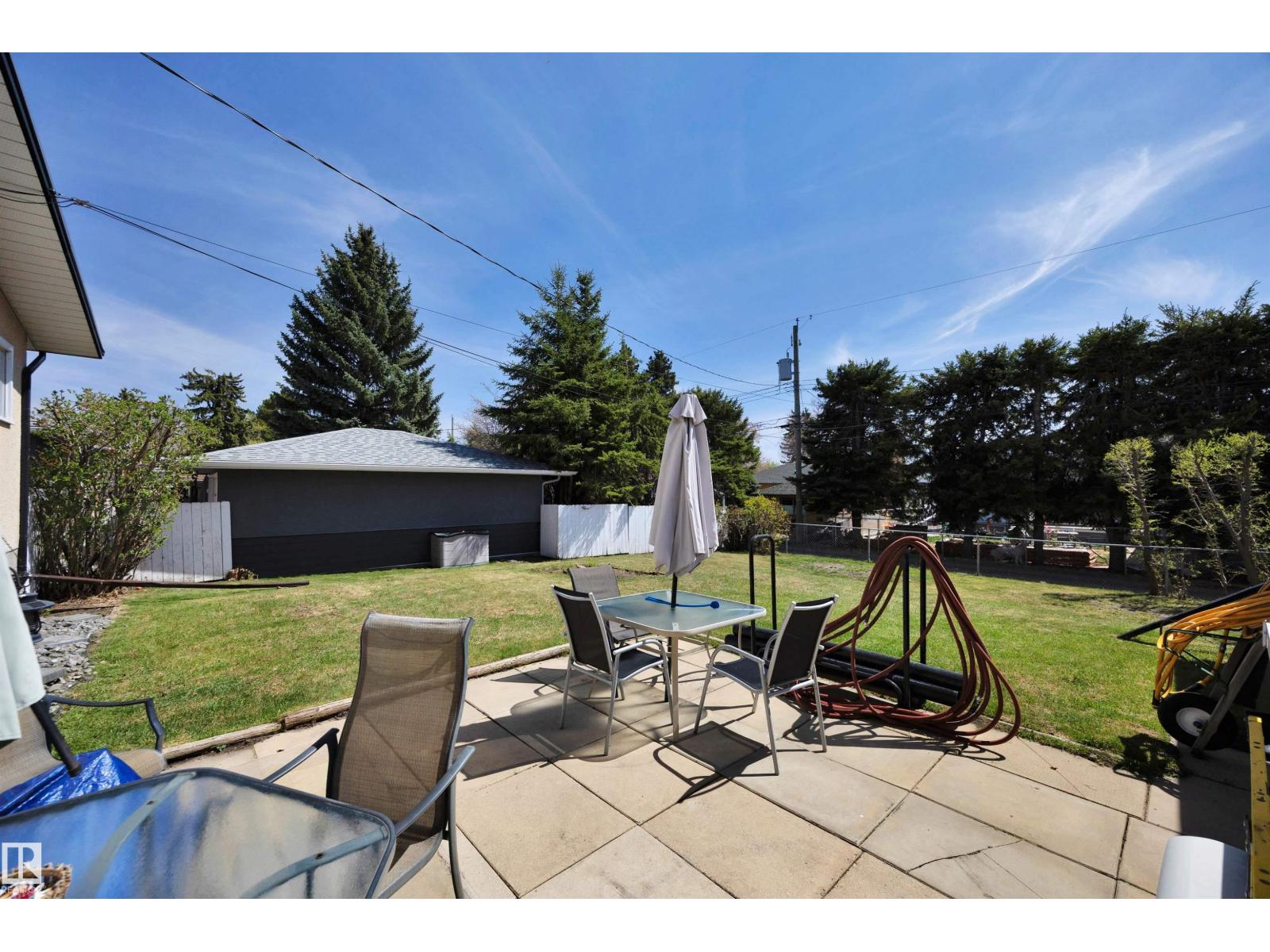 5411 44 Ave - 39
