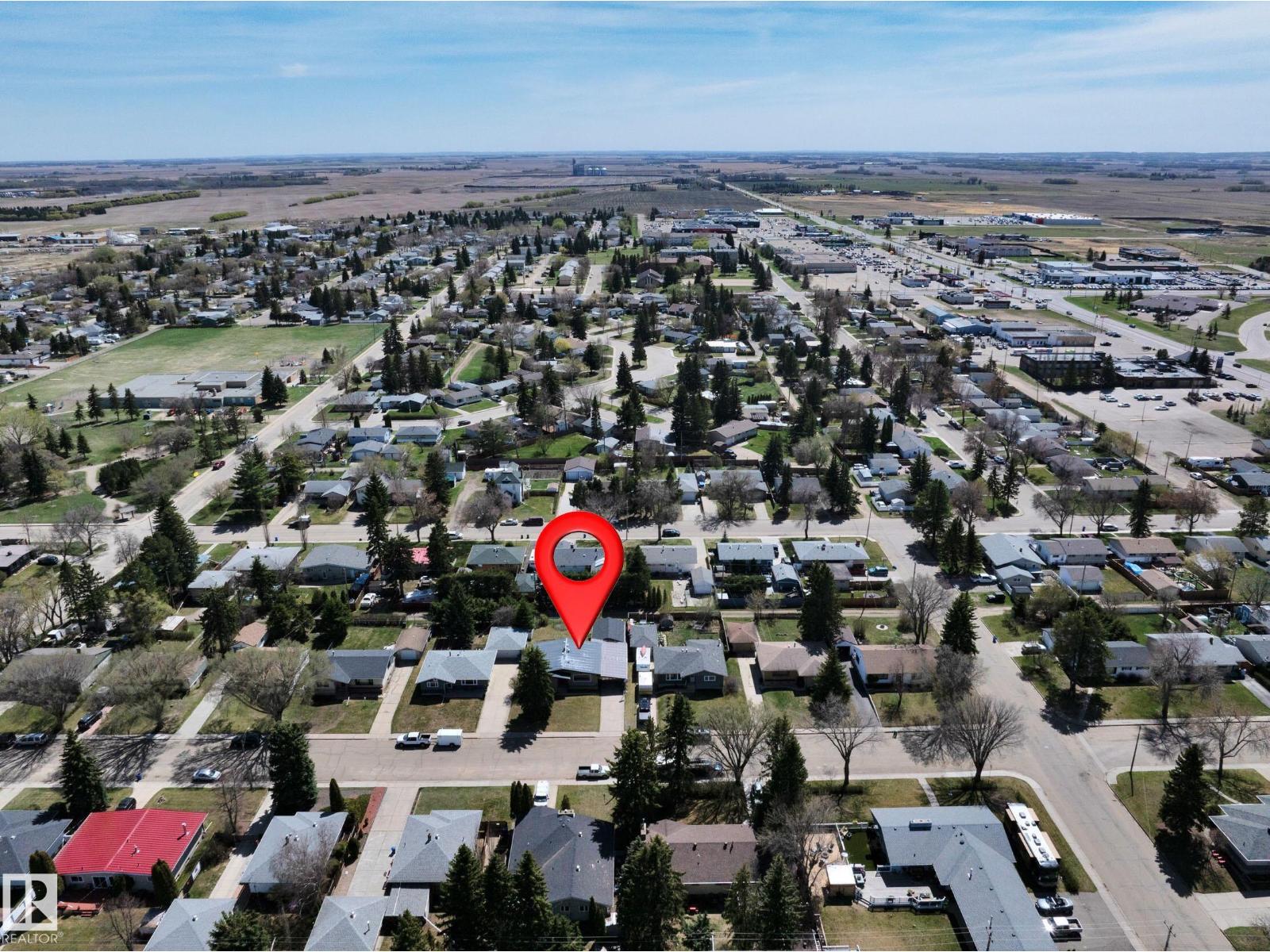 5411 44 Ave - 45