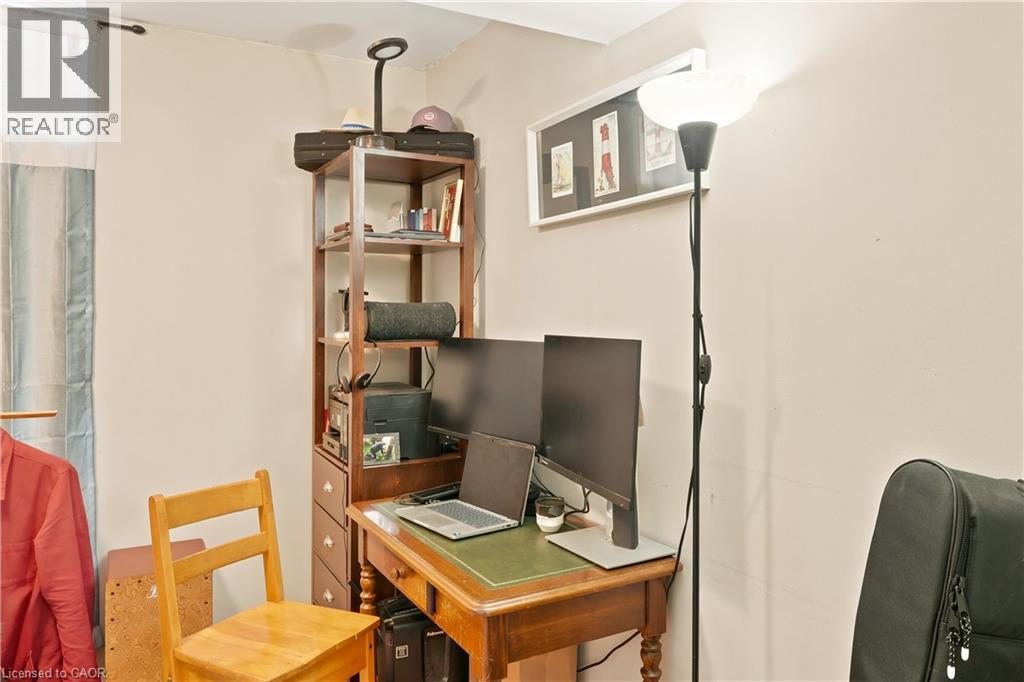 119 ROSSMORE Court - Image 43