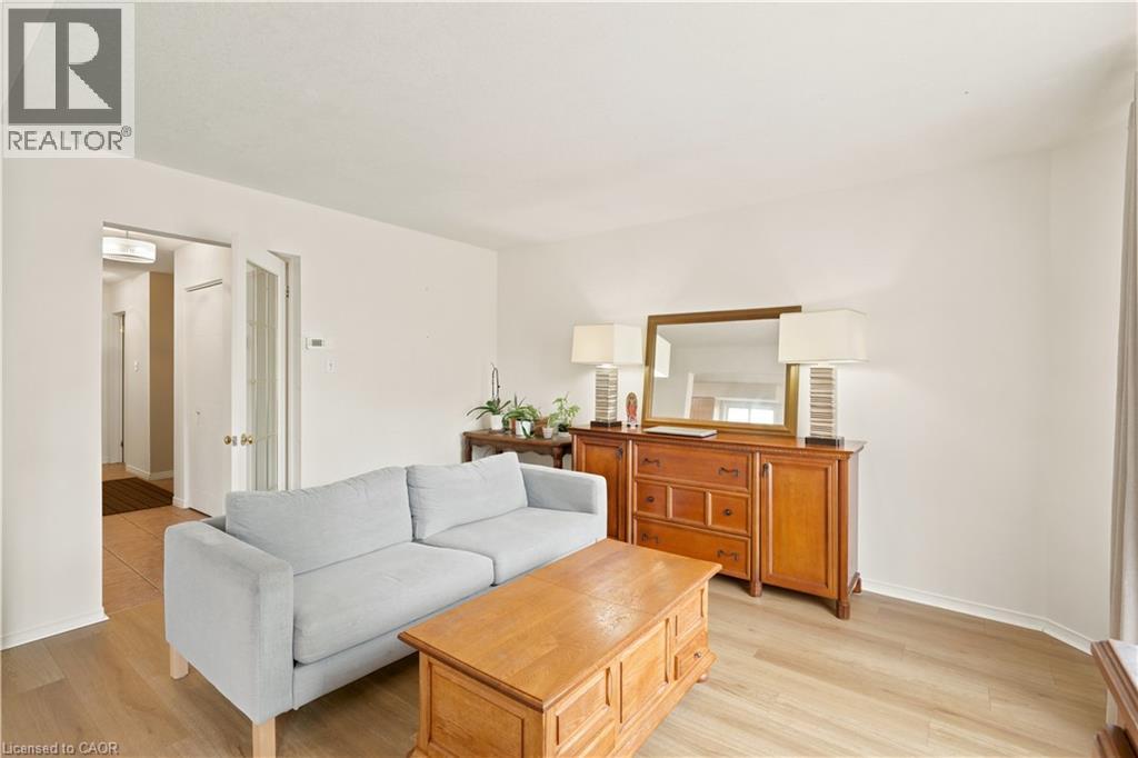 119 ROSSMORE Court - 17
