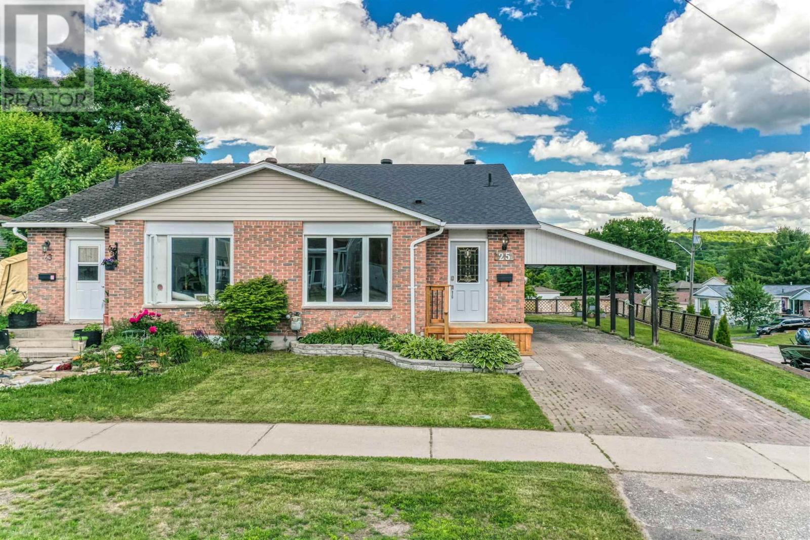 25 Laprairie CRES - 1