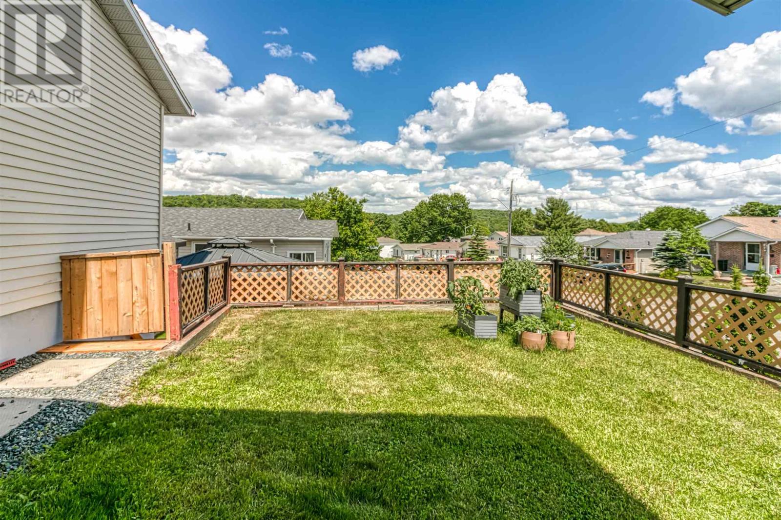 25 Laprairie CRES - Image 4