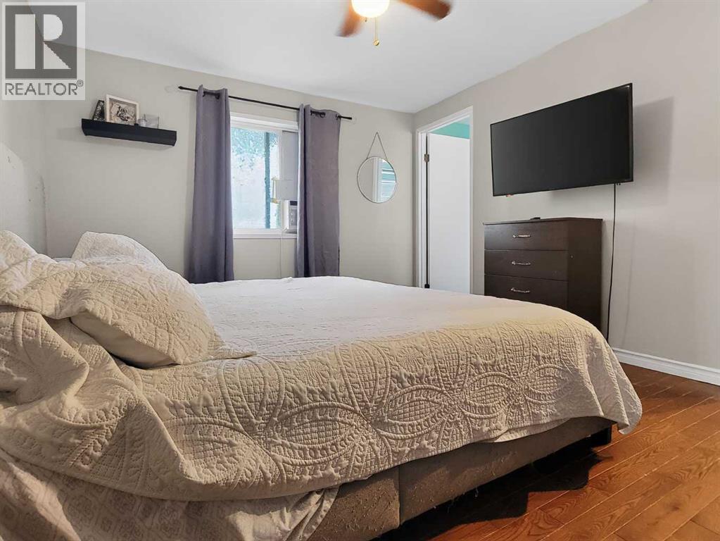 10826 98 Street - 25