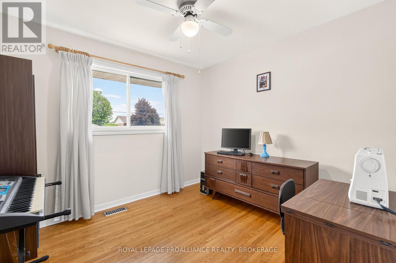 34 SHERWOOD AVENUE - 15
