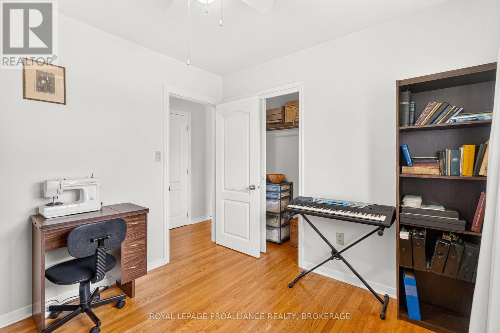 34 SHERWOOD AVENUE - 16
