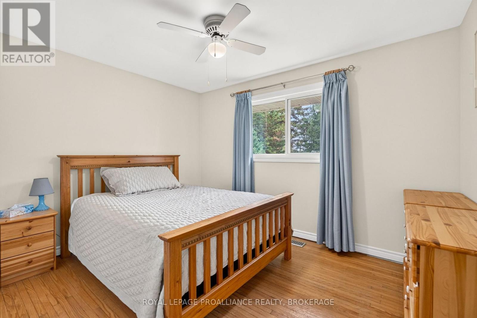 34 SHERWOOD AVENUE - 20