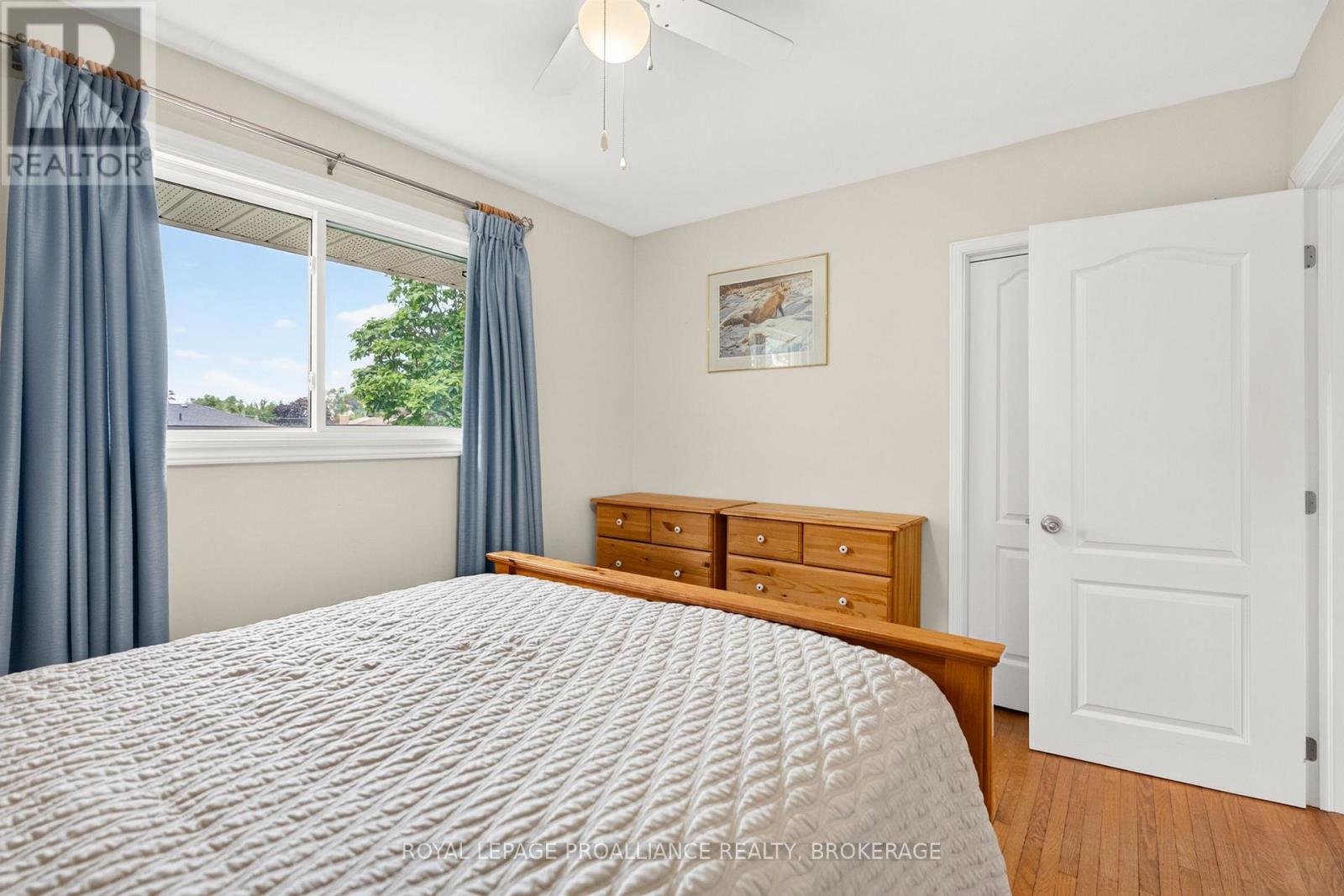 34 SHERWOOD AVENUE - 21