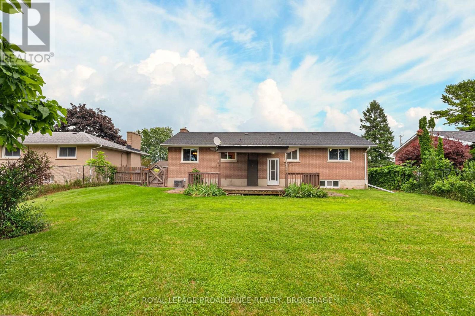 34 SHERWOOD AVENUE - 35