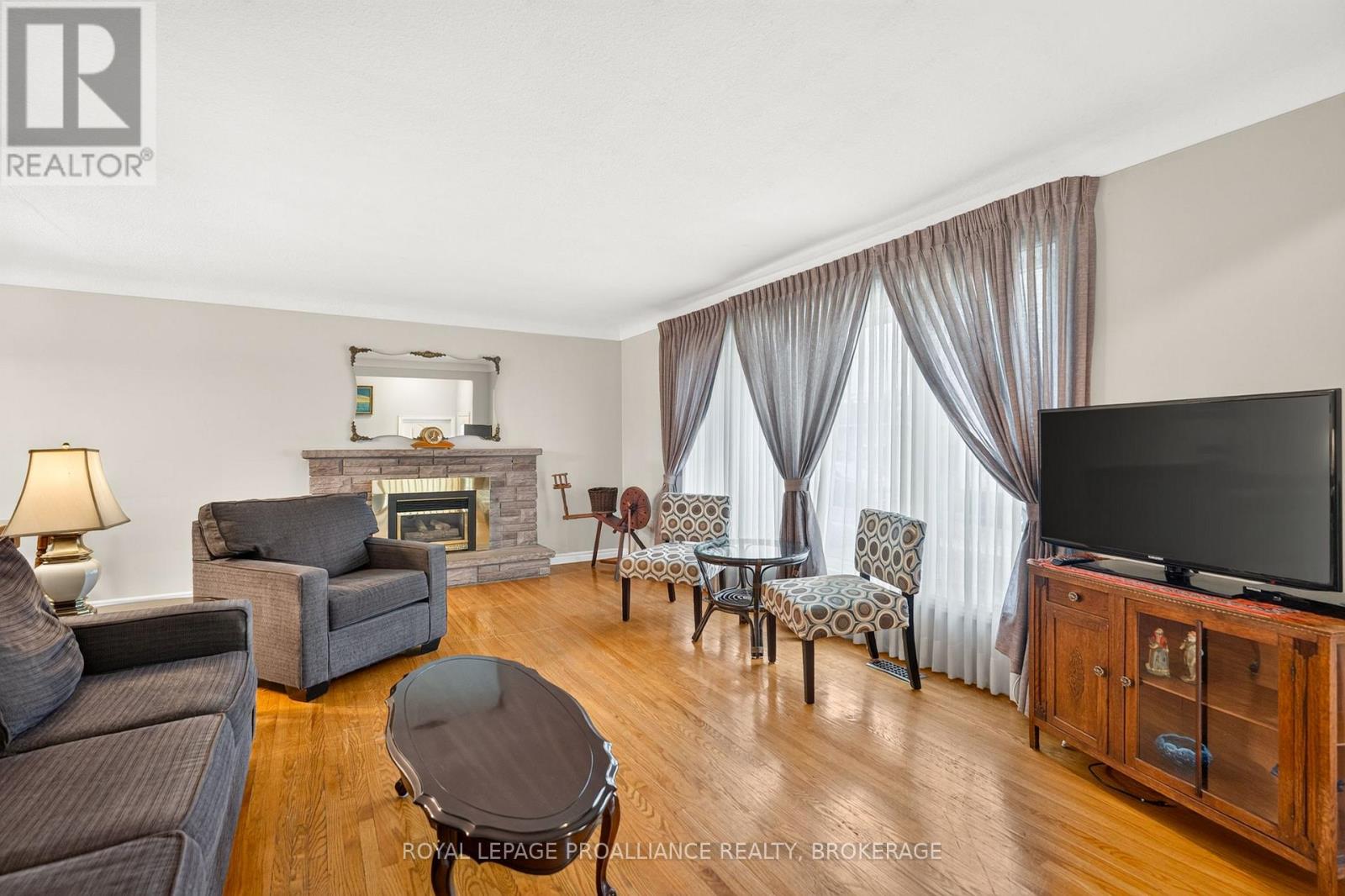 34 SHERWOOD AVENUE - 5