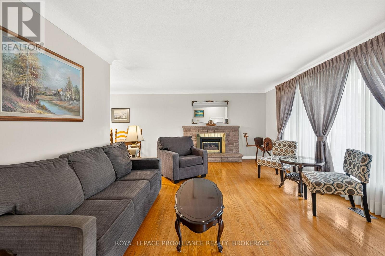 34 SHERWOOD AVENUE - 6