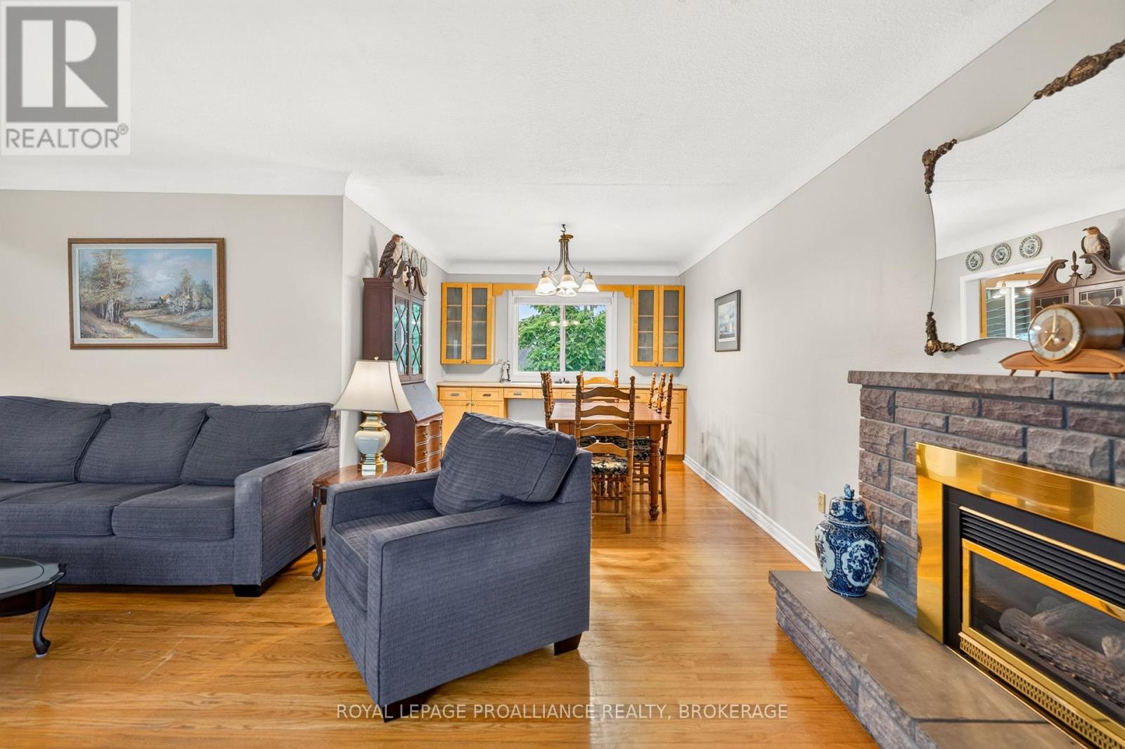 34 SHERWOOD AVENUE - 8