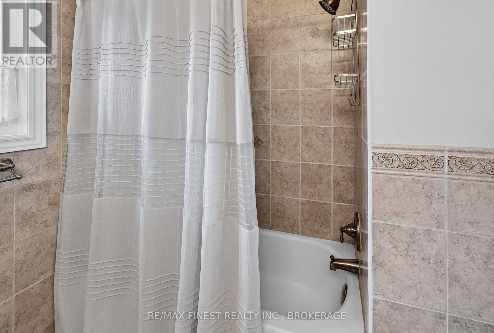 886 BRIDLE PATH CRESCENT - Image 30