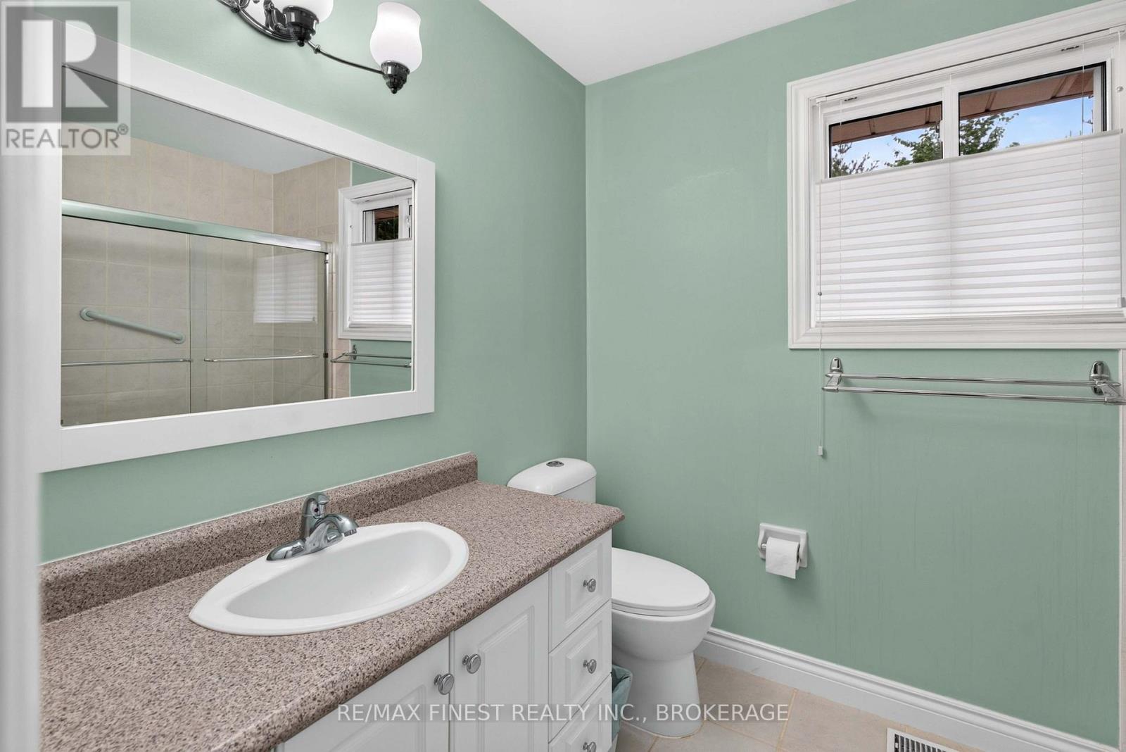 886 BRIDLE PATH CRESCENT - Image 34