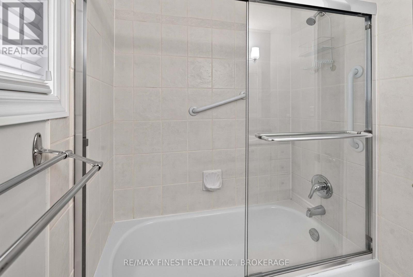 886 BRIDLE PATH CRESCENT - Image 35