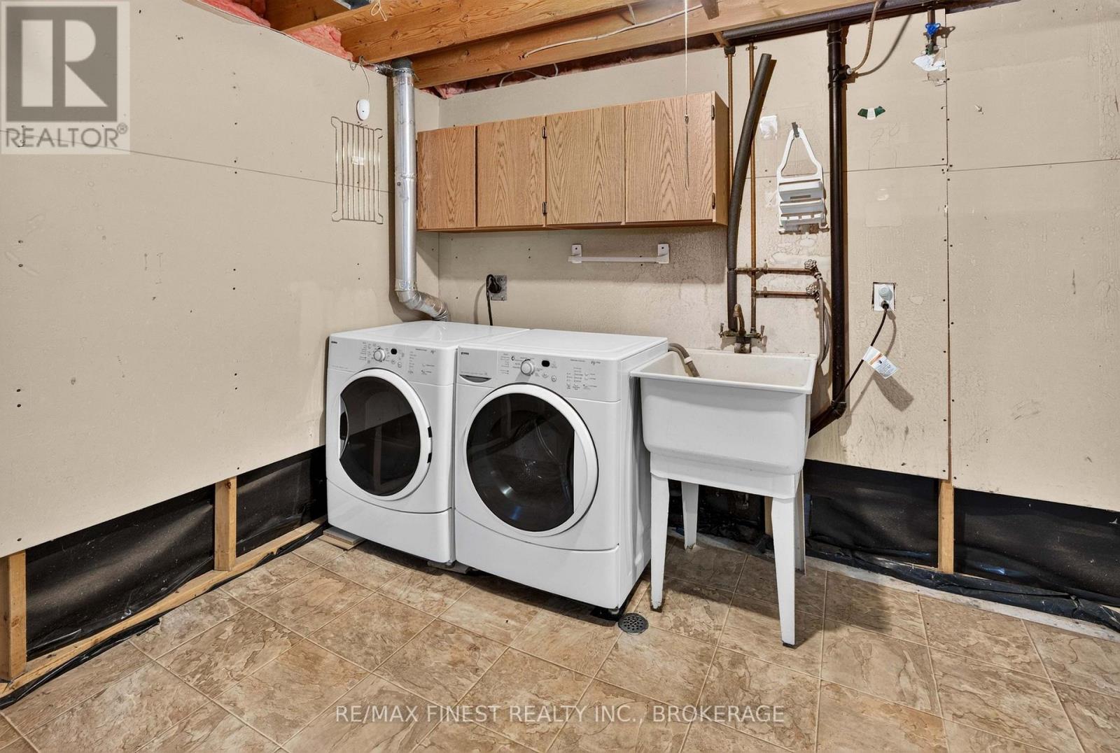 886 BRIDLE PATH CRESCENT - Image 36