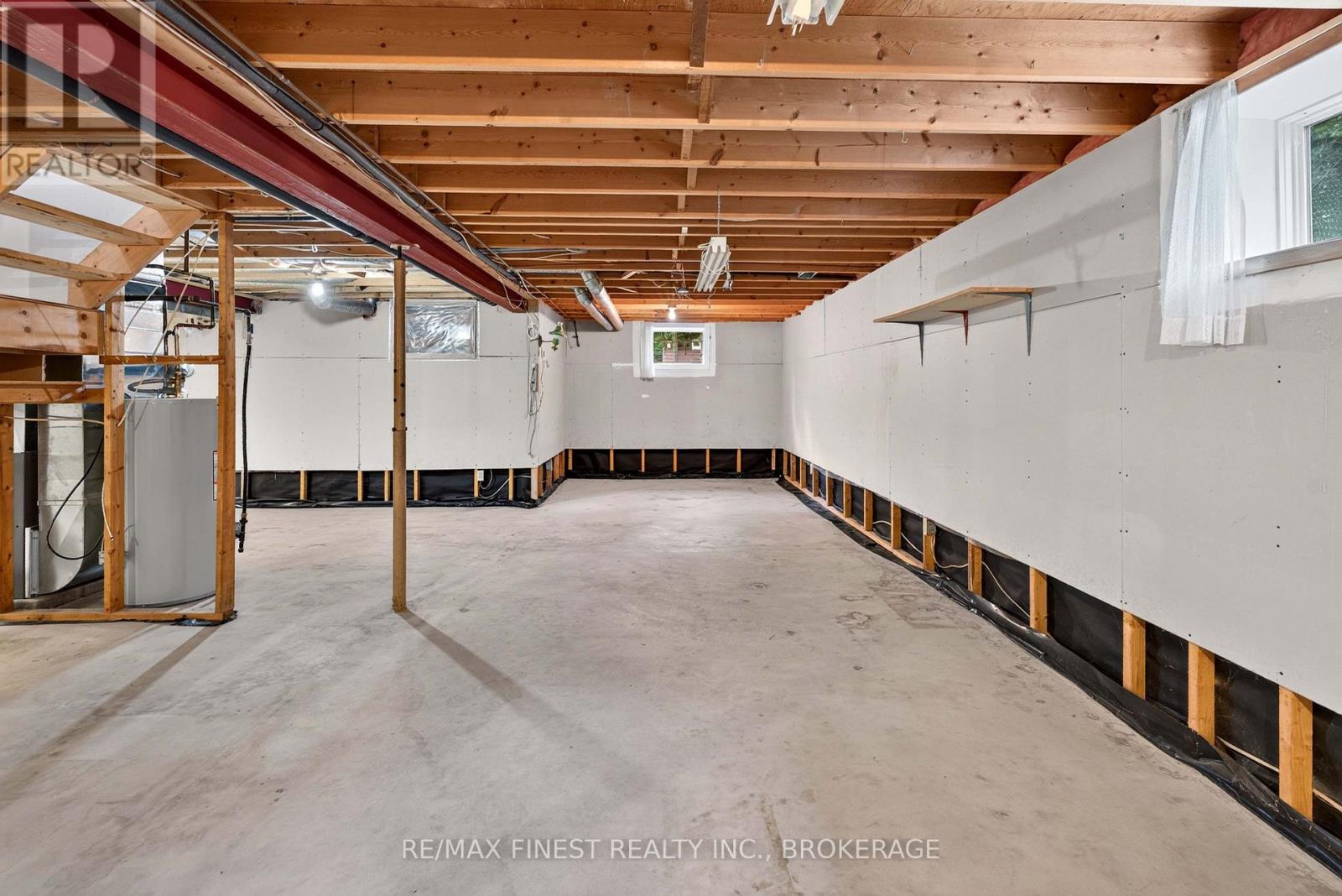 886 BRIDLE PATH CRESCENT - Image 37