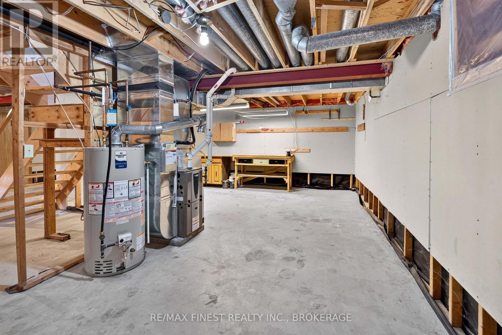 886 BRIDLE PATH CRESCENT - Image 38