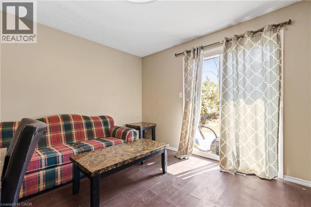 23 AMHERST Drive - 5