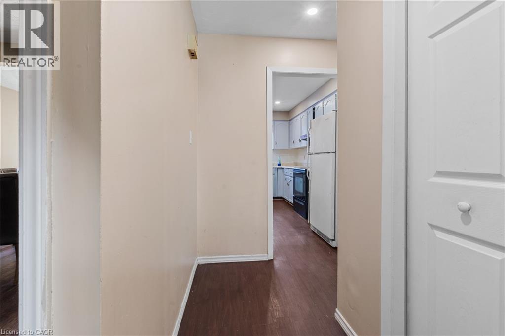 23 AMHERST Drive - 8
