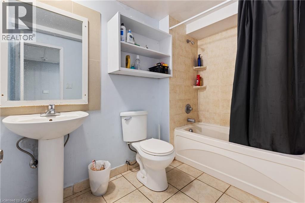 23 AMHERST Drive - 15